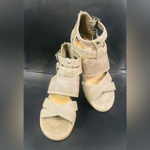 Rampage Women's Beige Sandals